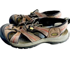 Keen Newport Brown Closed Toe Hiking Sandals Men Size 8